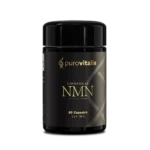 Liposomaal NMN-supplement van Purovitalis. Vooraanzicht van glazen fles met 60 capsules van 125mg NMN